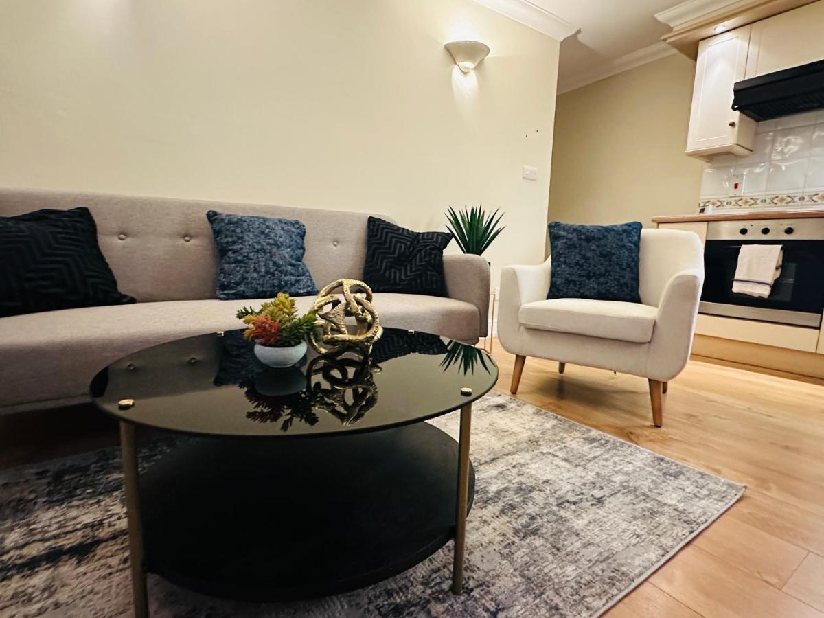 The Wimbledon Haven - Free Parking Apartment ลอนดอน ภายนอก รูปภาพ