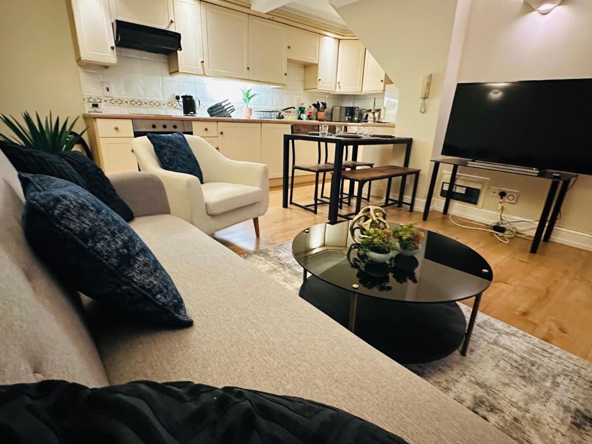 The Wimbledon Haven - Free Parking Apartment ลอนดอน ภายนอก รูปภาพ