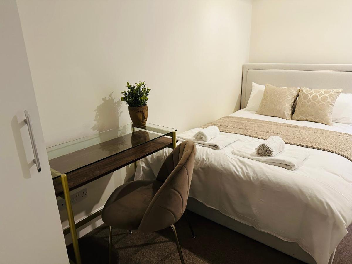 The Wimbledon Haven - Free Parking Apartment ลอนดอน ภายนอก รูปภาพ