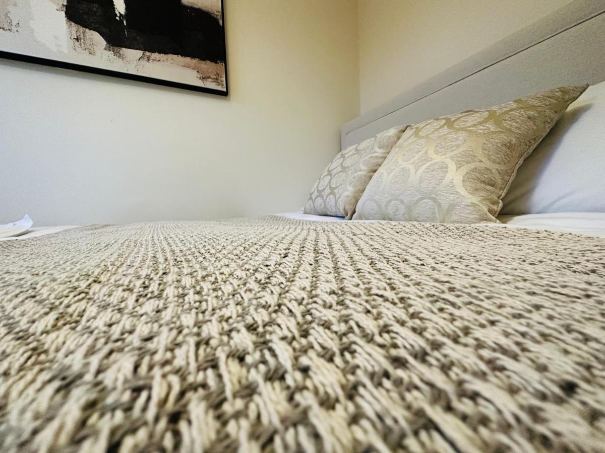 The Wimbledon Haven - Free Parking Apartment ลอนดอน ภายนอก รูปภาพ